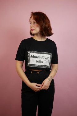 Čierne crop tričko "Absolutism kills" - M